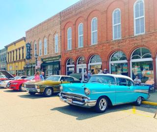 classic cars on Route 66